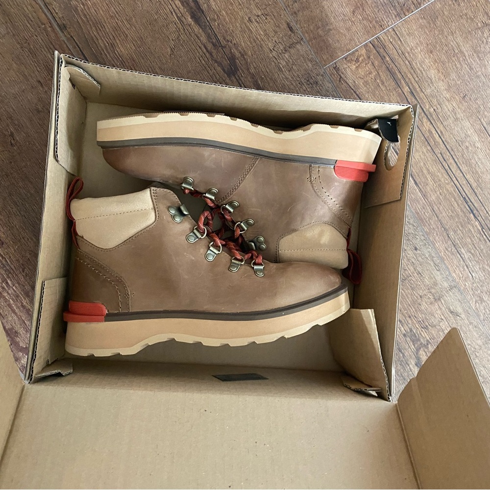 Brand new with tag sorel boots